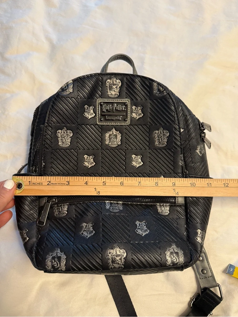 Loungefly Harry Potter Black Mini Backpack black Hogwarts House crest bookcore